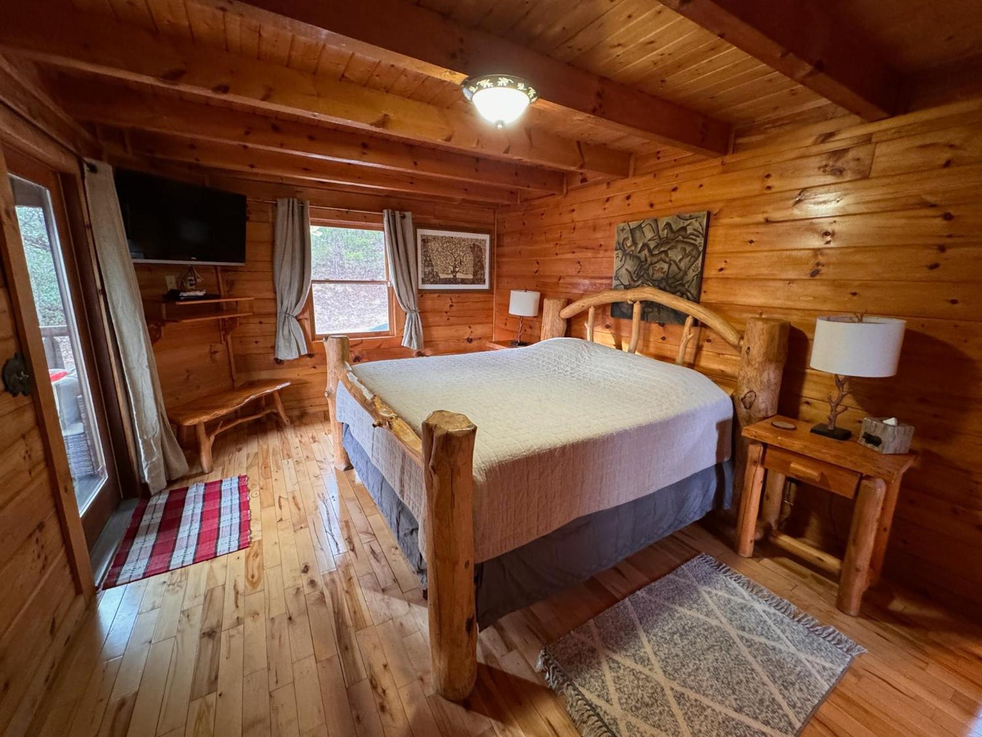 Smoky Paws - Exceptional Cabin, Stunning Mountain Views, Hot Tub, Tranquil, Gigabit Internet, Free L2 Ev 비둘기 포지 외부 사진