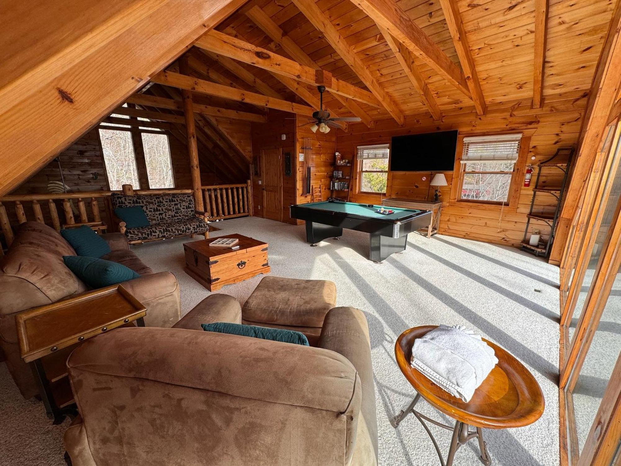 Smoky Paws - Exceptional Cabin, Stunning Mountain Views, Hot Tub, Tranquil, Gigabit Internet, Free L2 Ev 비둘기 포지 외부 사진