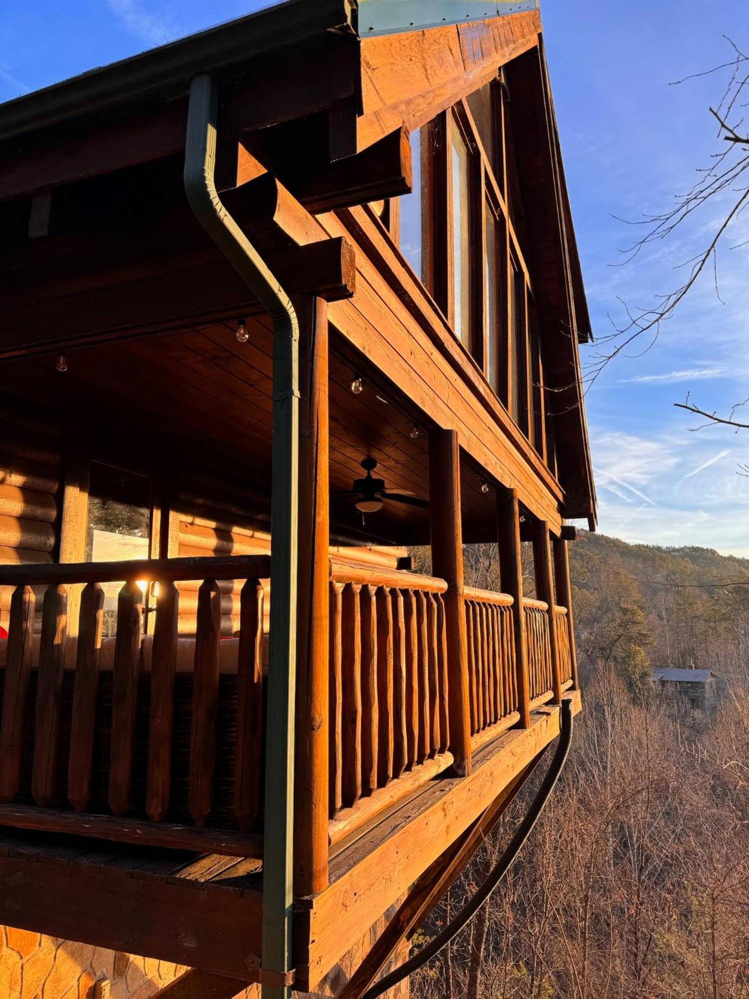 Smoky Paws - Exceptional Cabin, Stunning Mountain Views, Hot Tub, Tranquil, Gigabit Internet, Free L2 Ev 비둘기 포지 외부 사진
