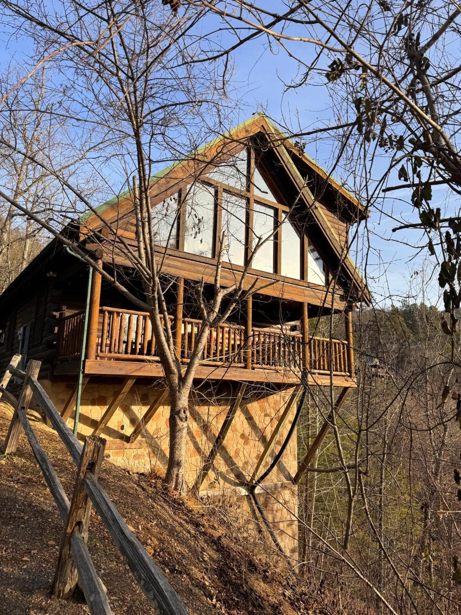 Smoky Paws - Exceptional Cabin, Stunning Mountain Views, Hot Tub, Tranquil, Gigabit Internet, Free L2 Ev 비둘기 포지 외부 사진